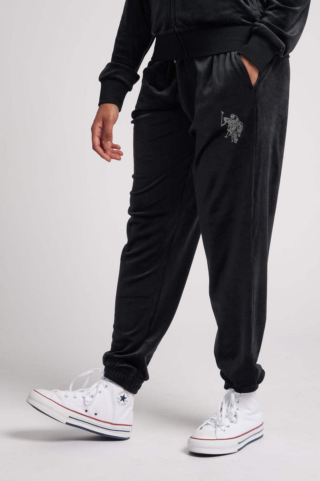 U.S. Polo Assn. Womens Velour Diamante Loose Fit Joggers in Cameo