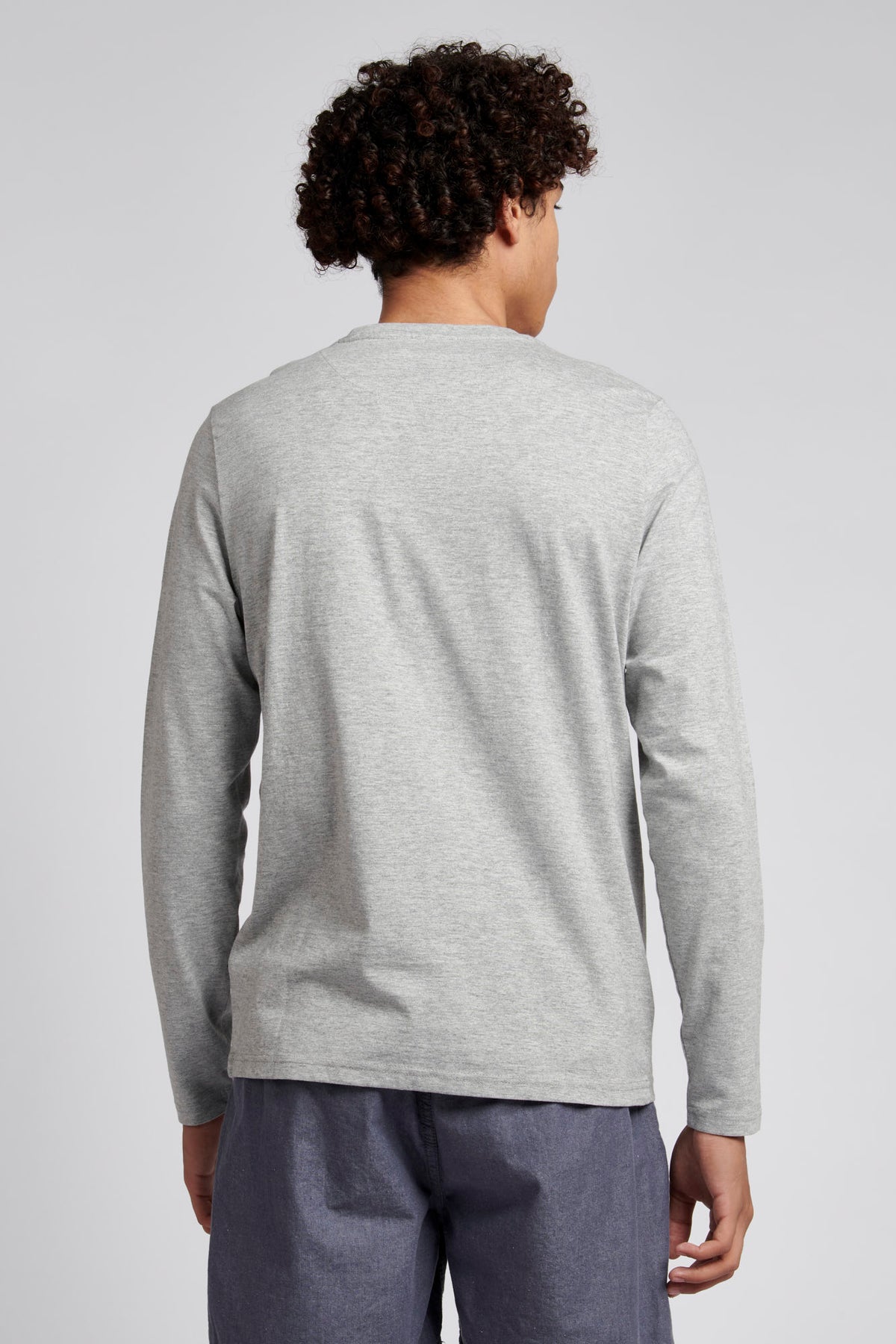 Men Arch Graphic Long Sleeve T-Shirt in Vintage Grey Heather