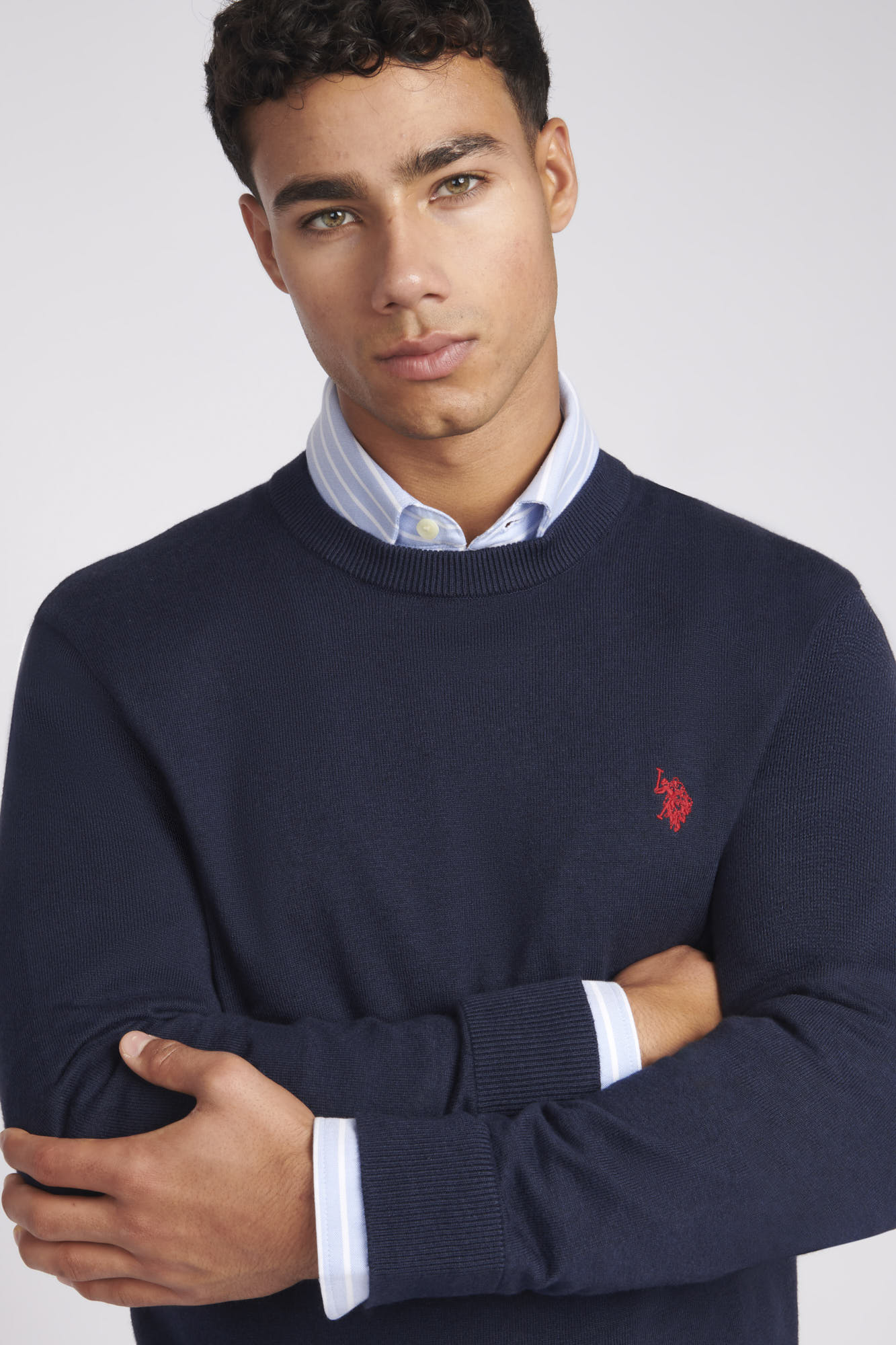 Mens Lightweight Crew Neck Jumper in Dark Sapphire Navy / Haute Red DHM