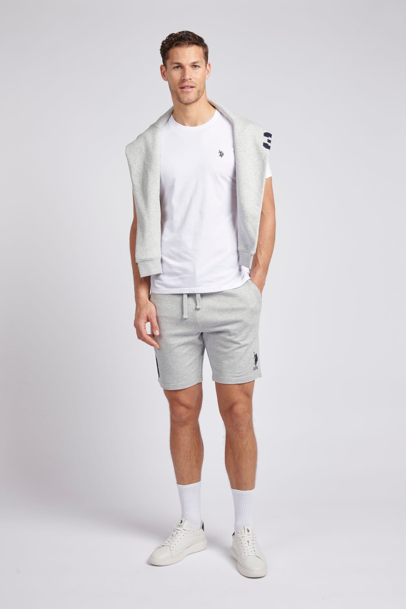 Mens Classic Fit Player 3 Sweat Shorts in Mid Grey Marl