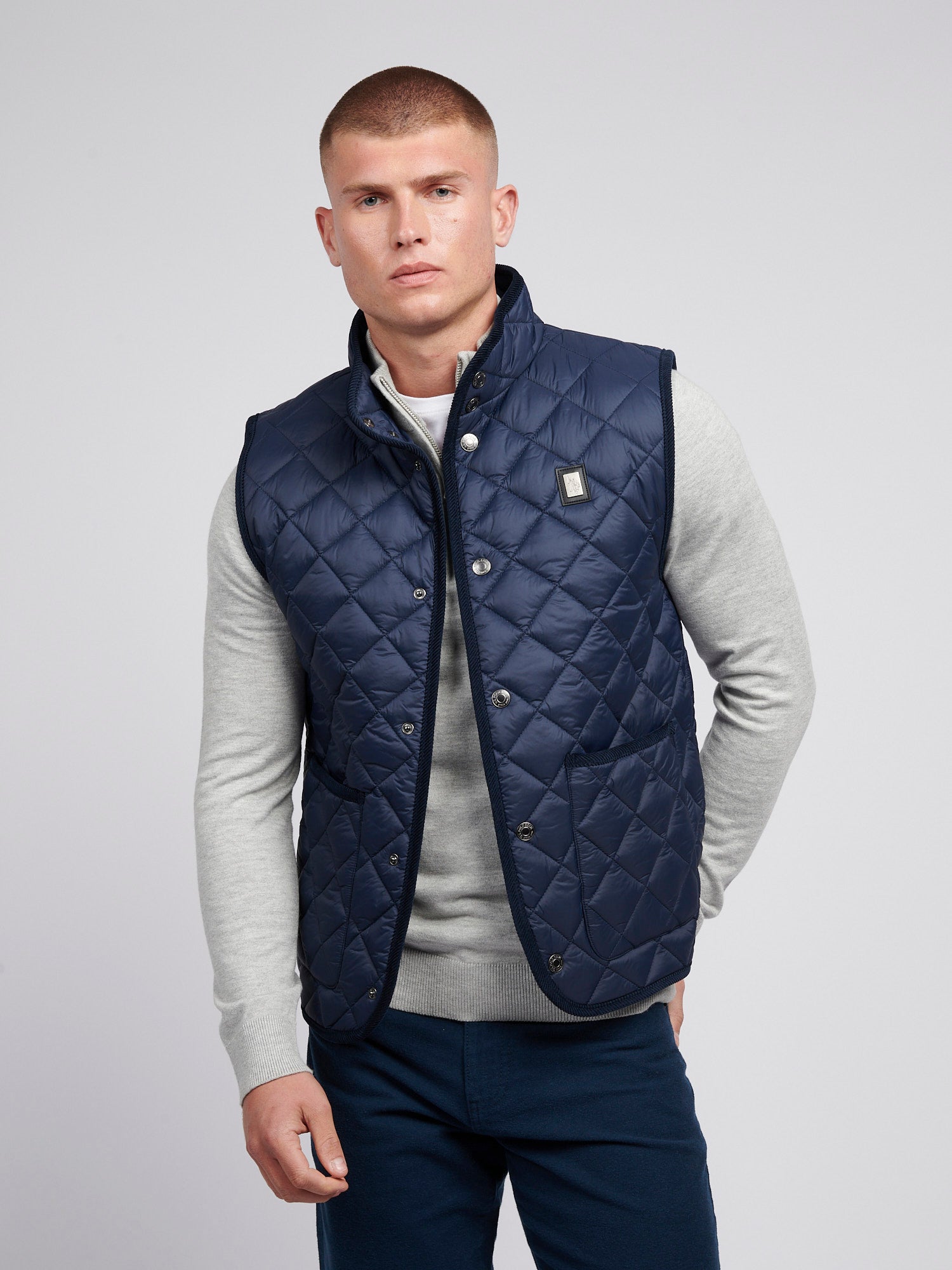 Mens Diamond Quilt Hacking Gilet in Dark Sapphire Navy