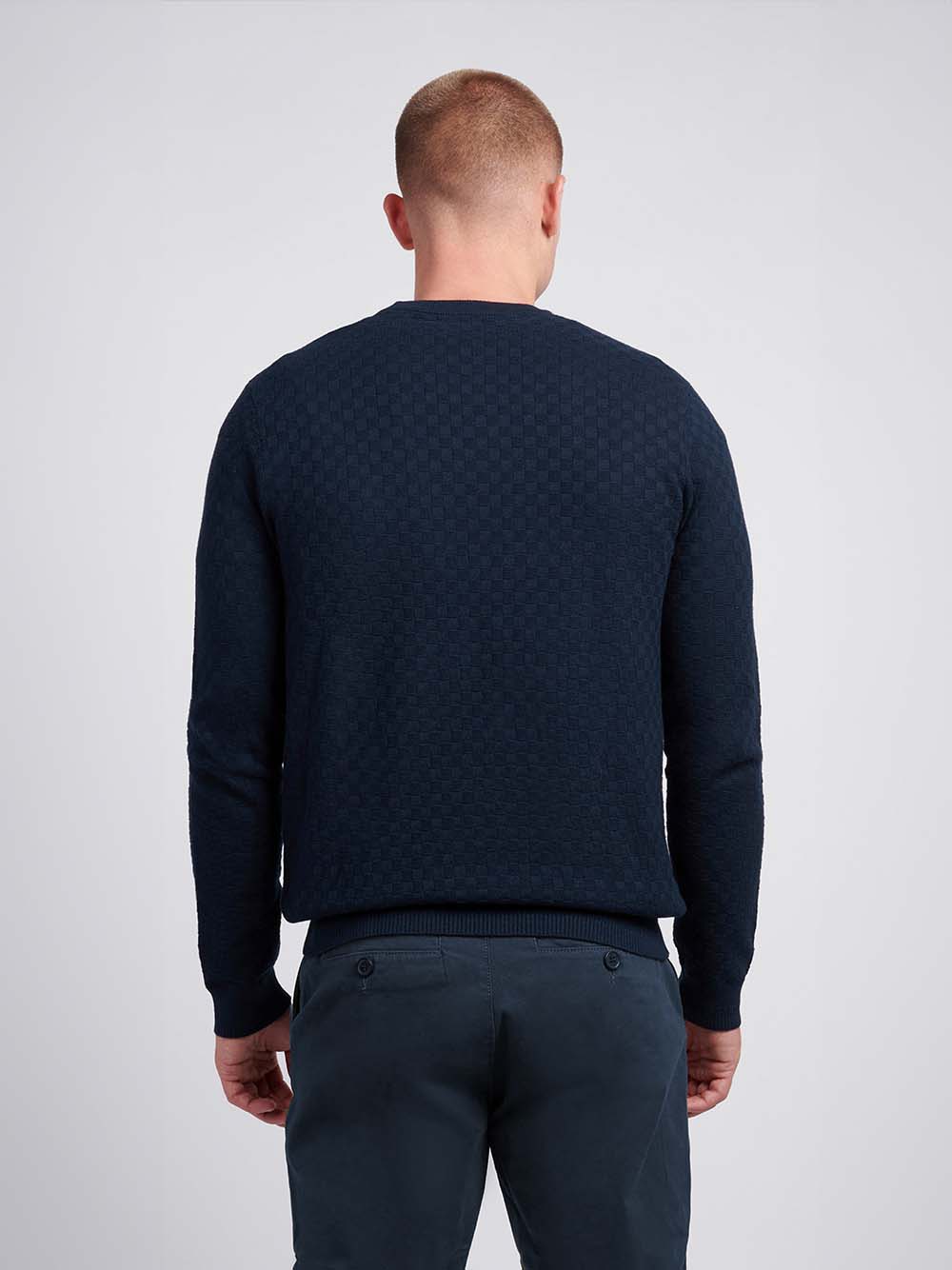 Mens Checkerboard Knit Crew Neck in Dark Sapphire Navy / Moonlight Blue DHM