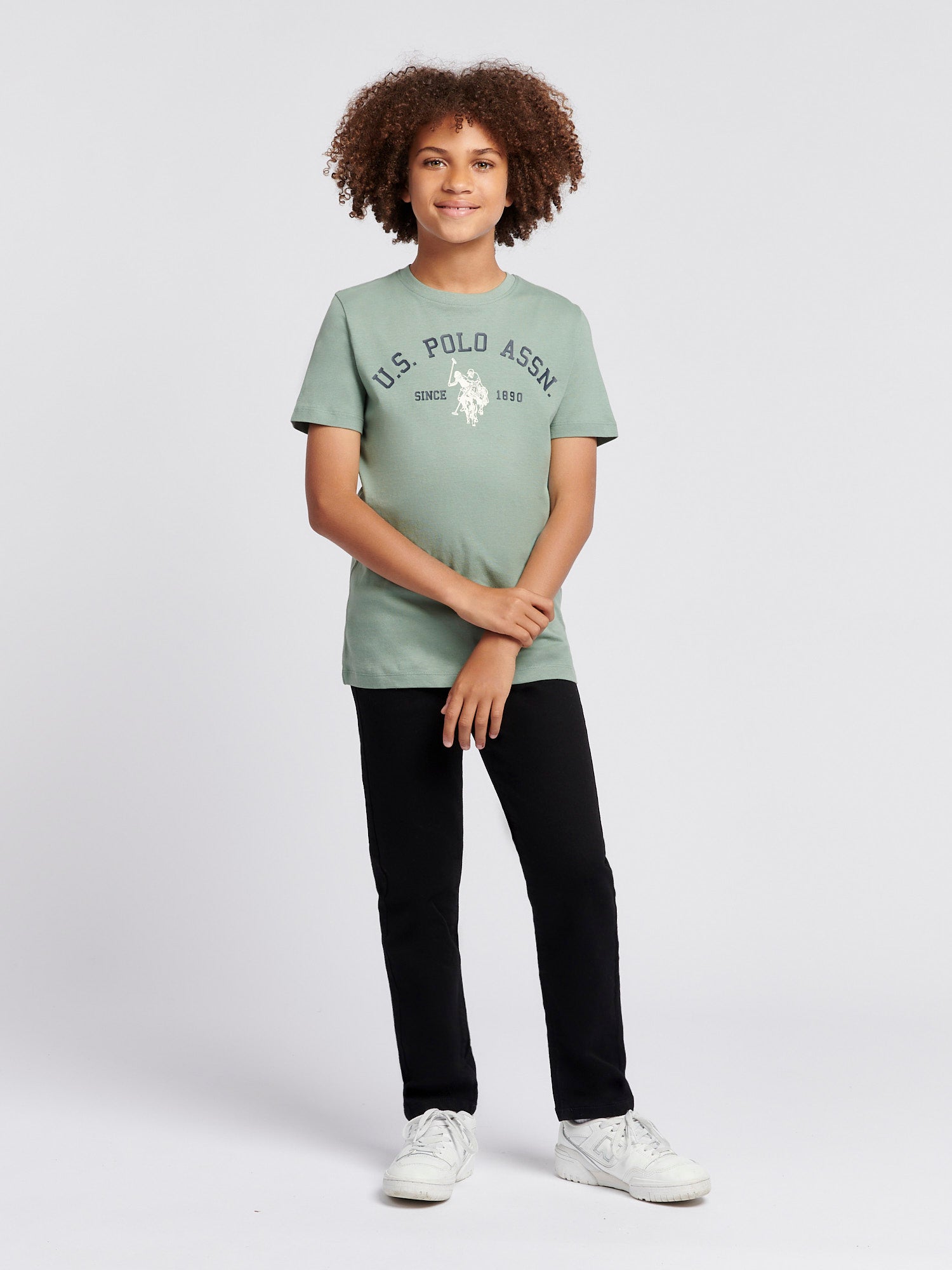 Boys Signature Arch T-Shirt in Chinois Green