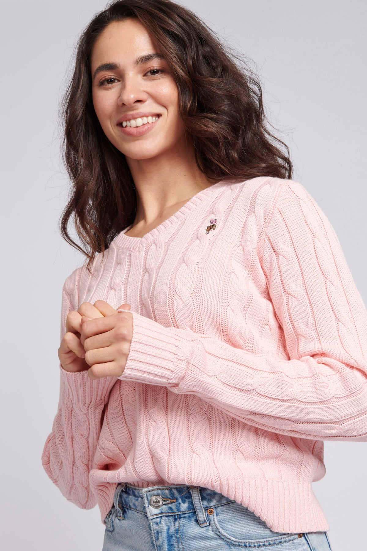 Womens V-Neck Cable Jumper in Crystal Rose