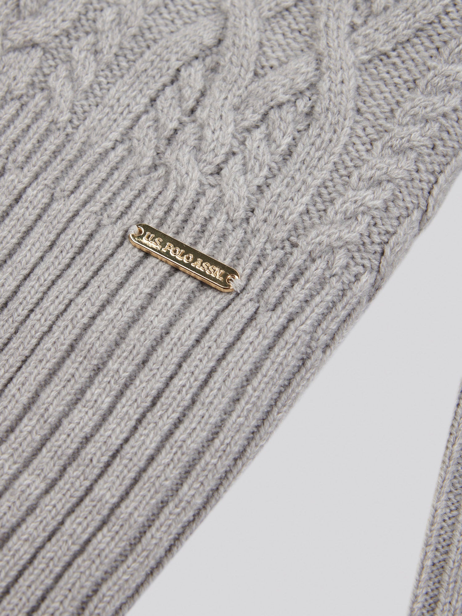 Womens Aran Knit Jumper in Pearl Grey Marl