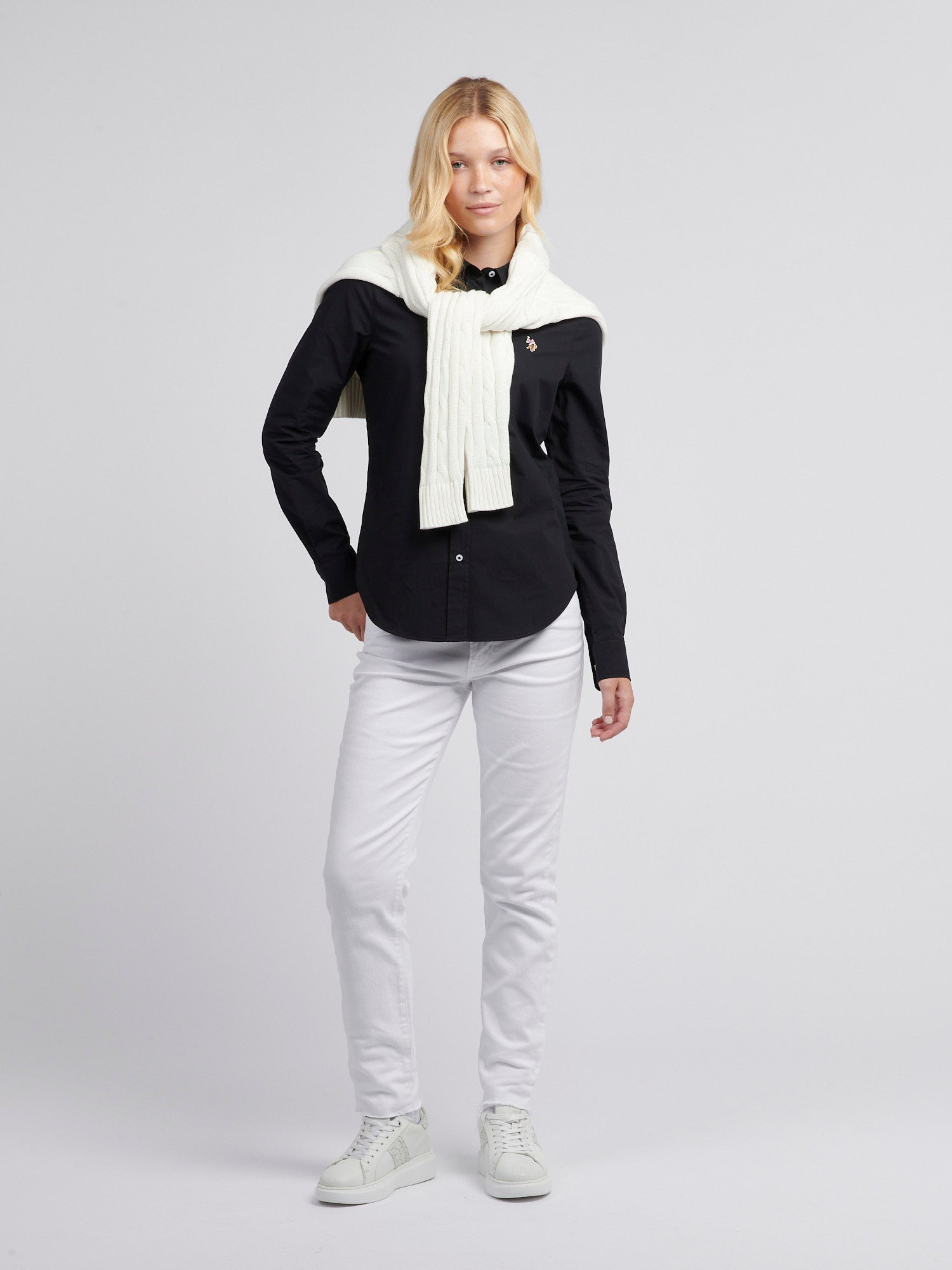 Womens Classic Fit Poplin Shirt in Black